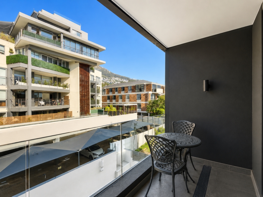 1 Bedroom Property for Sale in Sea Point Western Cape